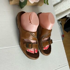 Earth Spirit Tan Leather Sandals